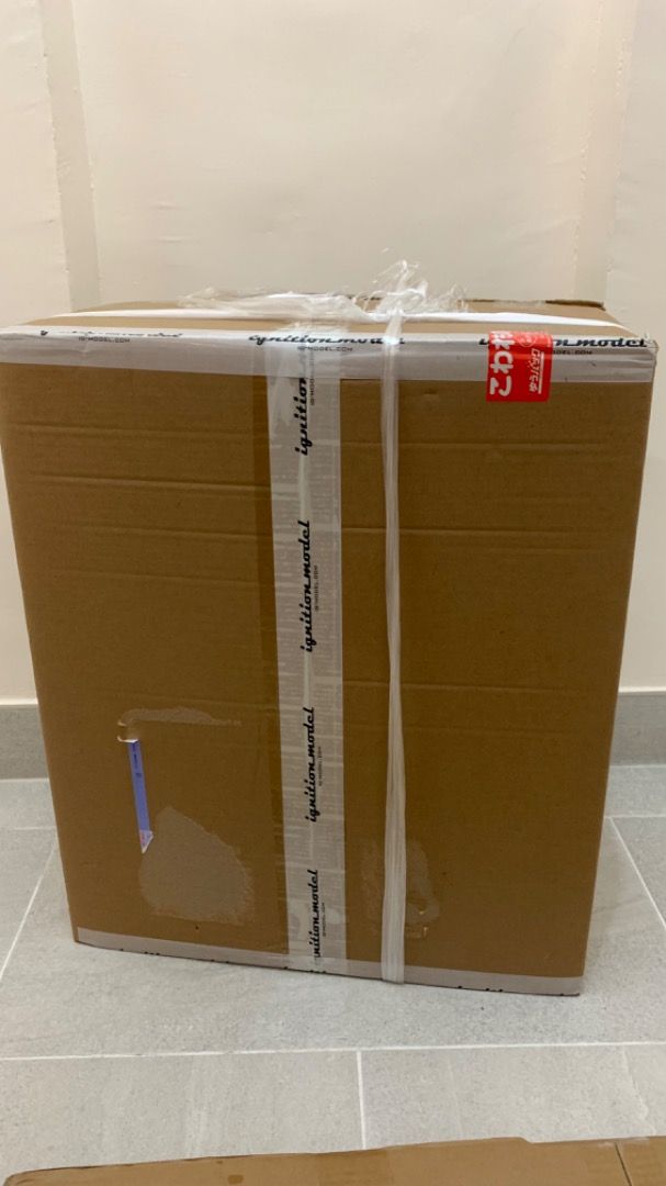 Ignition Model 3121 1/18 Model Car Park Diorama with rotating platform