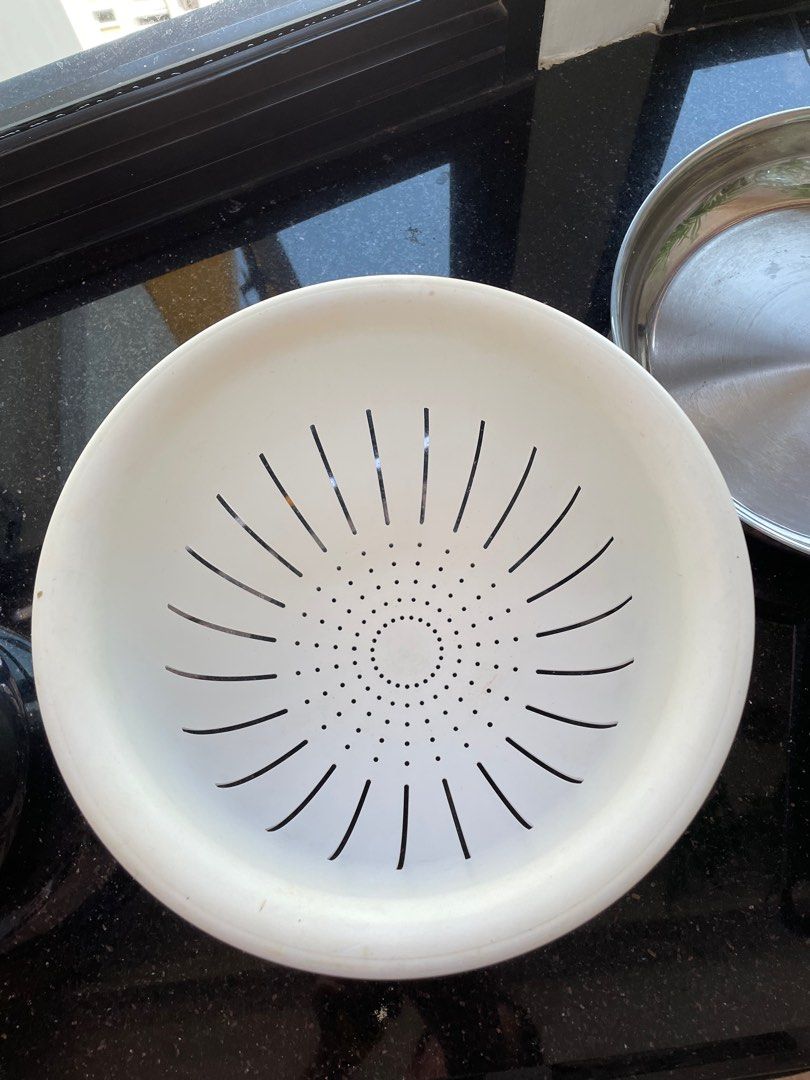 IKEA white plastic colander, Furniture & Home Living, Kitchenware
