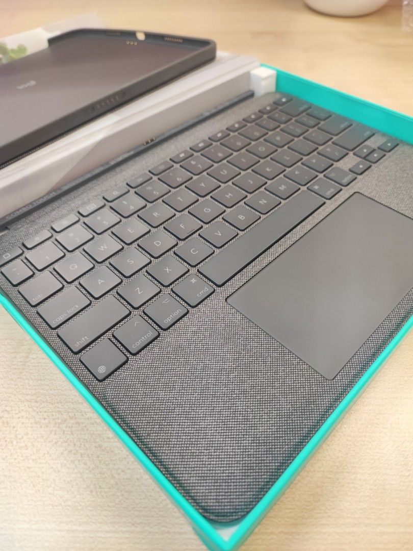 LOGITECH COMBO TOUCH KEYBOARD iPad Pro 11Inch (1st, 2nd 3rd & 4th generation), Mobile Phones