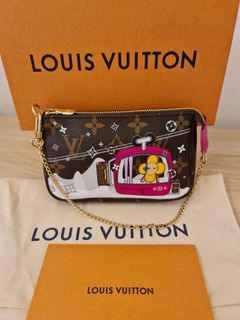Louis Vuitton LV Mini Pochette Accessoires Azur Shoulder Crossbody Bag,  Luxury, Bags & Wallets on Carousell