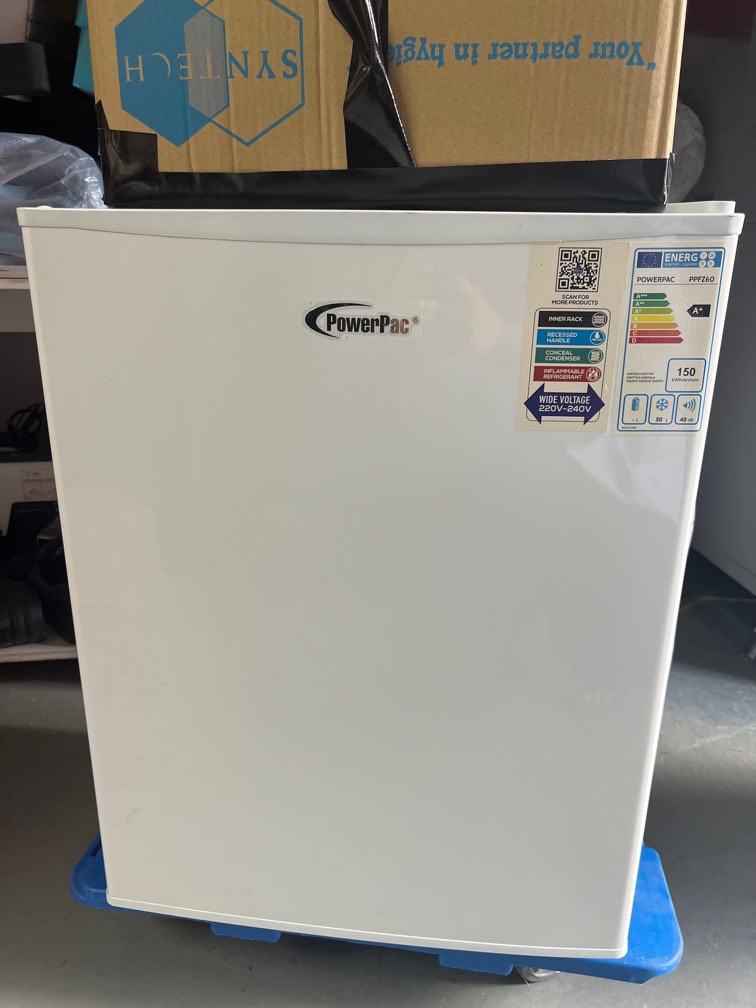 Mini bar freezer, TV & Home Appliances, Kitchen Appliances