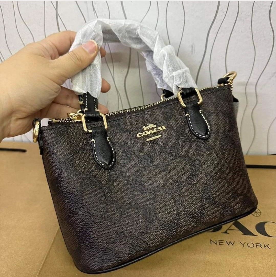 Mini Coach 8 (Category: Luxury Bags & Wallets) located in Pasig City. Submitted by whereisrussel (Listing ID 1232052576, Image 1). Description: .