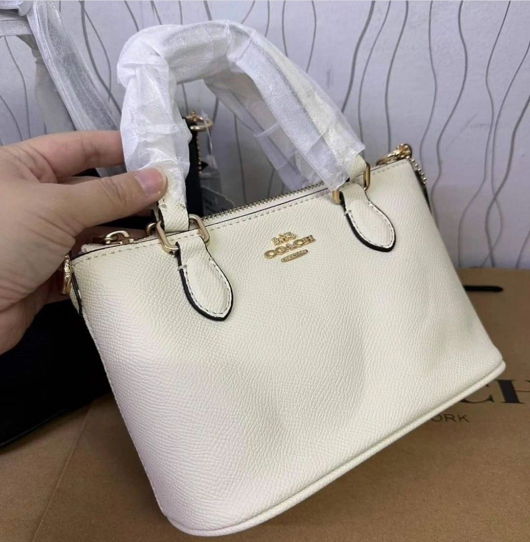 Mini Coach 8 (Category: Luxury Bags & Wallets) located in Pasig City. Submitted by whereisrussel (Listing ID 1232052576, Image 3). Description: .