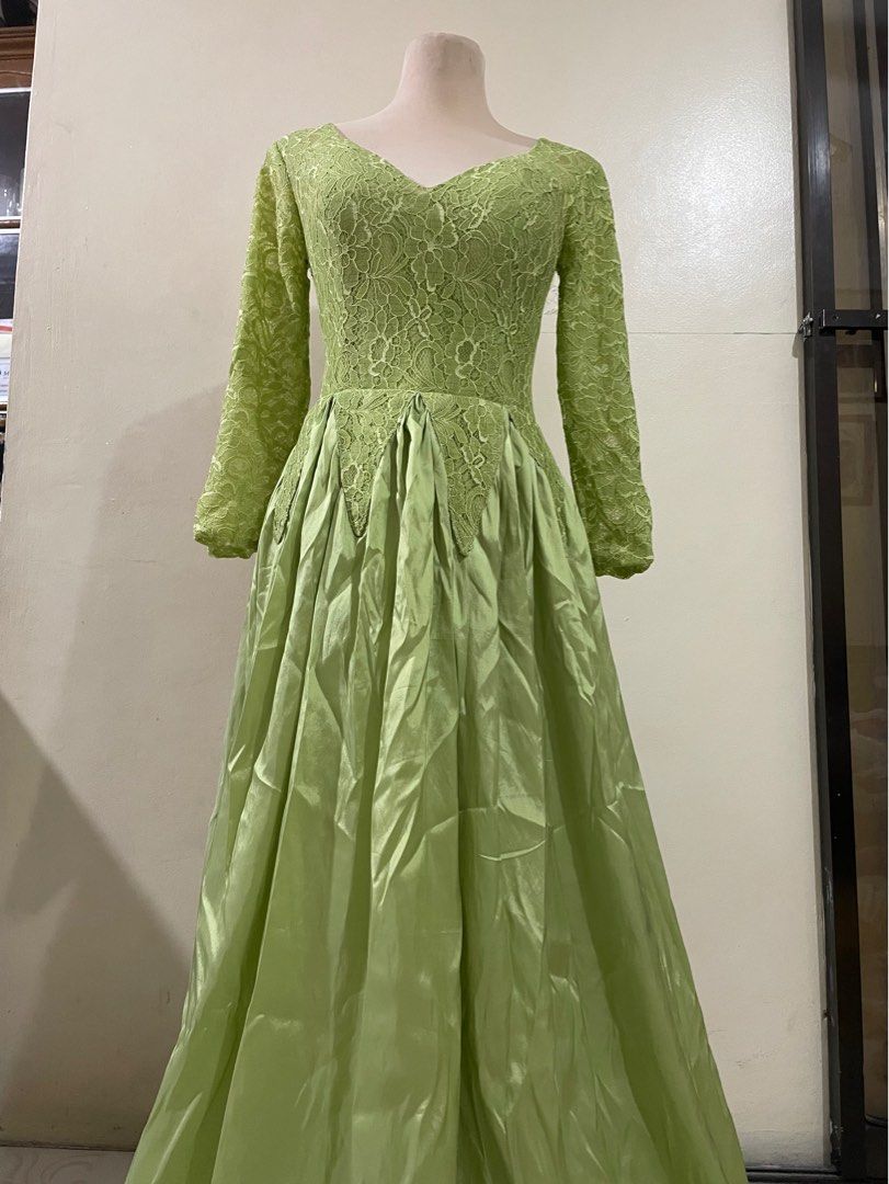Minimal Lace Gown (Category: Evening dresses & gowns) located in Caloocan City. Submitted by declutter_goods_for_less (Listing ID 1231967011, Image 3). Description: 🍀Bought but never used 🍀May fit S-M 🍀Shipping fee will be shouldered by the buyer 🍀Massage me for more information and photos.