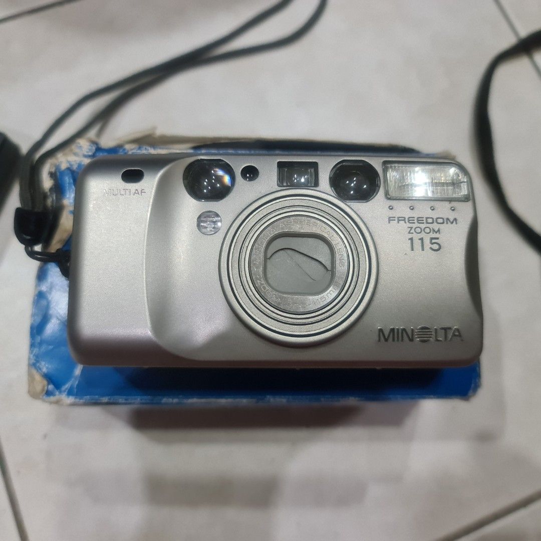 Minolta Freedom Zoom 115 Film Camera on Carousell