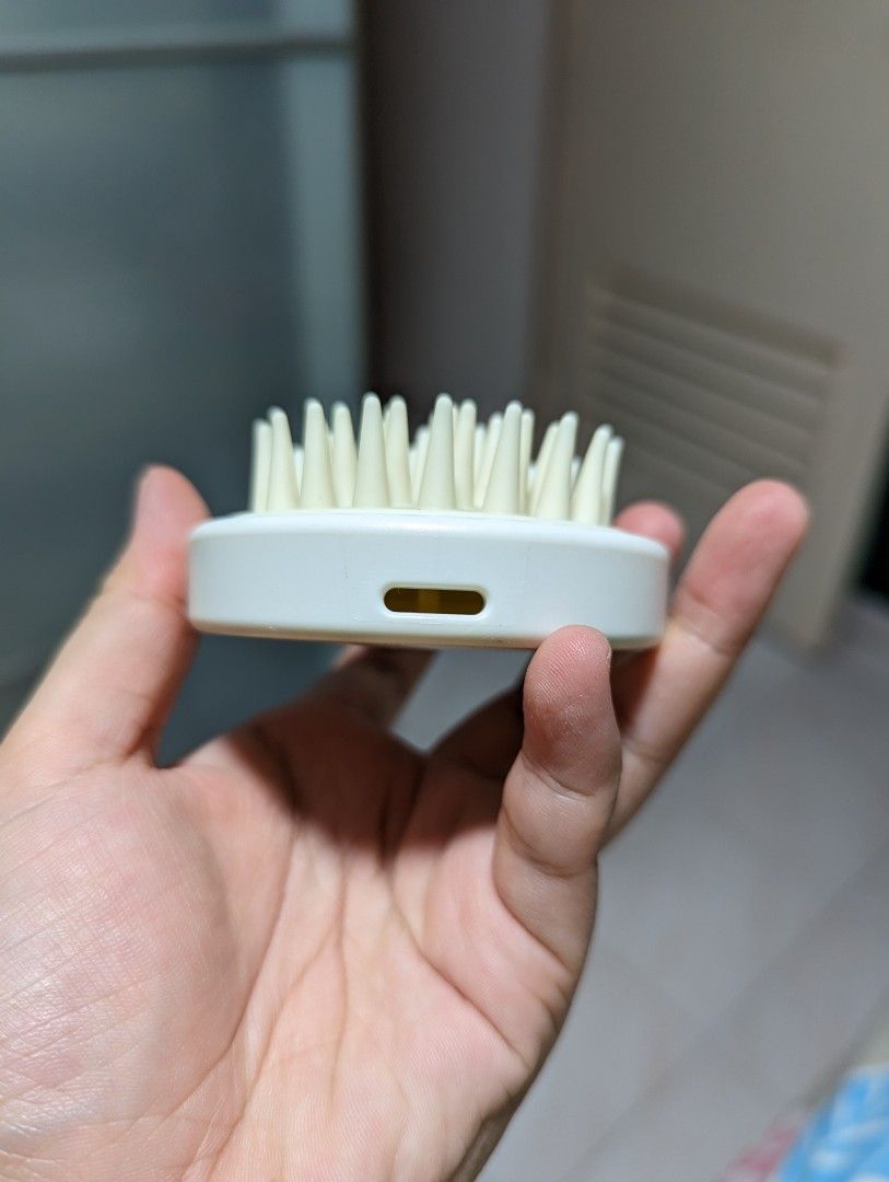 Muji hair scalp massager, Beauty & Personal Care, Hair on Carousell