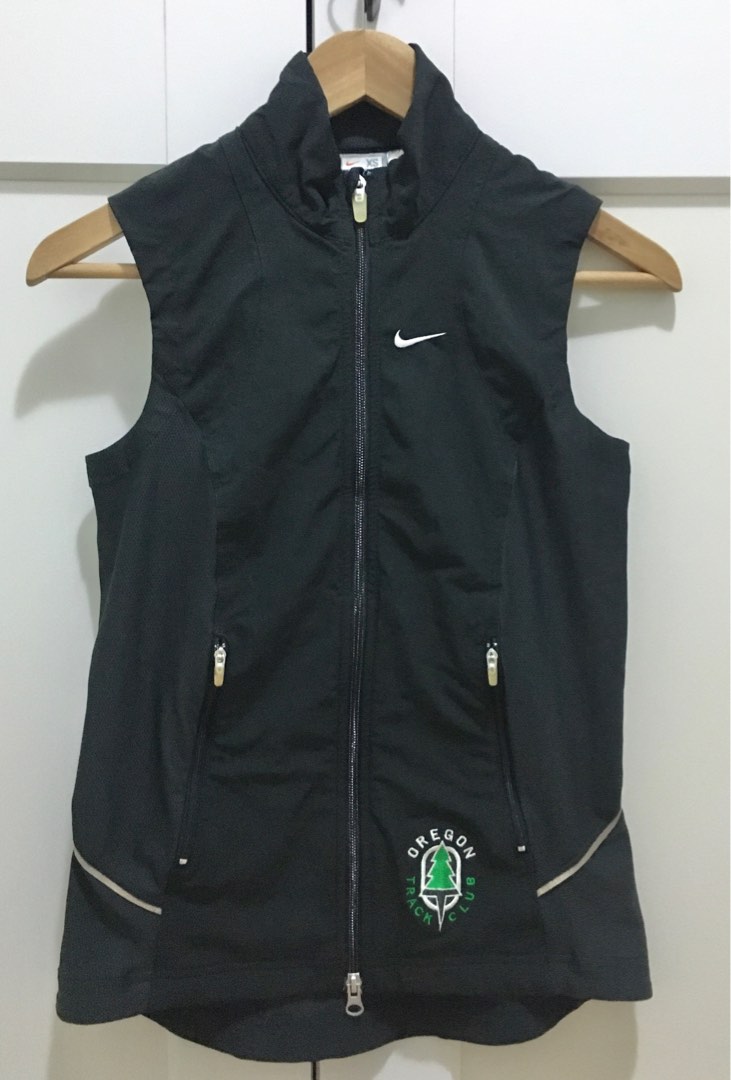 nike shield sleeveless jacket
