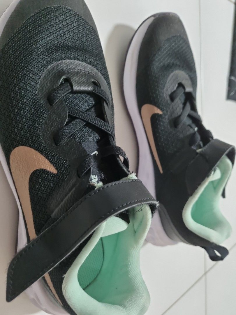 Shoe size b shop d c nike revolution