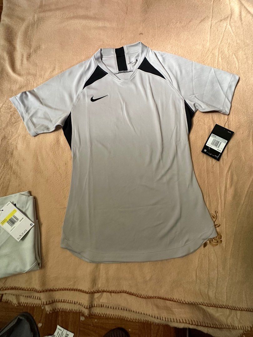 Nike xs drifit (Category: Activewear) located in Manila. Submitted by lc0628 (Listing ID 1232121401, Image 1). Description: .
