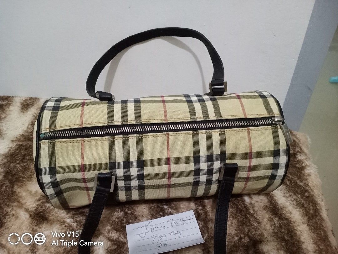 Orig .Burberry papillon (Category: Luxury Bags & Wallets) located in Tagum. Submitted by luxbagelyas (Listing ID 1231990254, Image 2). Description: Good condition sign of use only no major flaws maganda pa.
