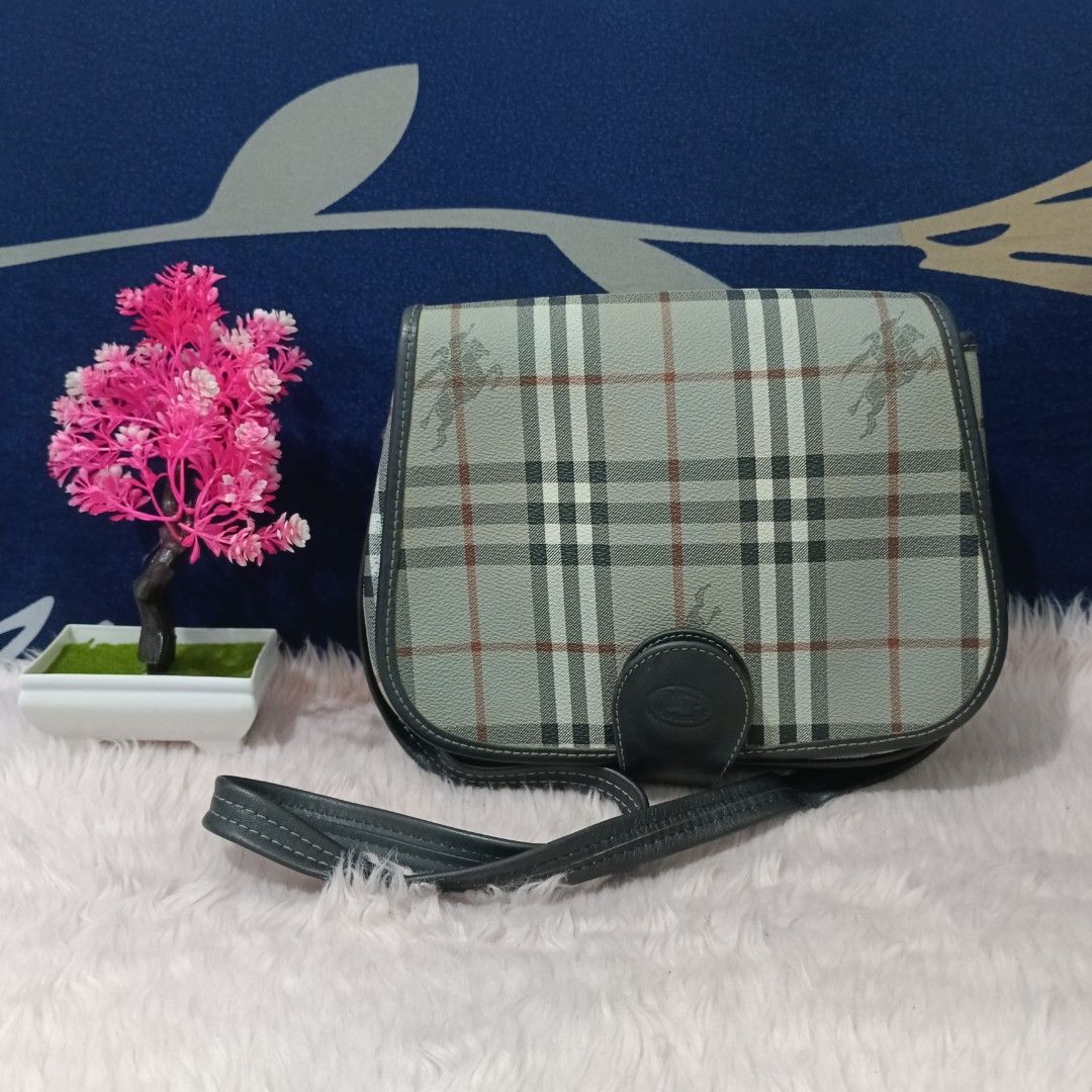 Authentic BURBERRY doctors bag, Luxury, Bags & Wallets on Carousell