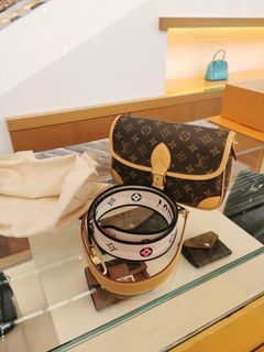 AUTHENTIC LOUIS VUITTON DIANE BAG - BRAND NEW - FULL SET PACKAGING - READY  STOCK IN MALAYSIA - RARE , HARD TO SOURCE ITEM - LV FUCHSIA PINK, Luxury,  Bags & Wallets on Carousell