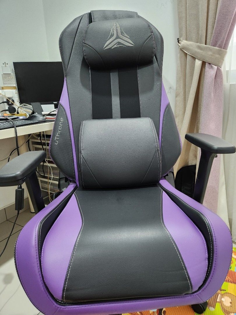 OSIM uThrone V gaming chair, Furniture & Home Living, Furniture, Chairs on Carousell