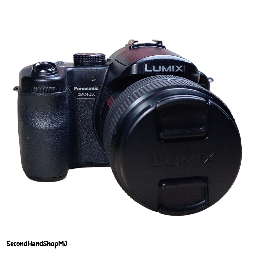 PANASONIC LUMIX DMCFZ30 (NOT A DSLR) (BRIDGE CAMERA) (LIKE NEW