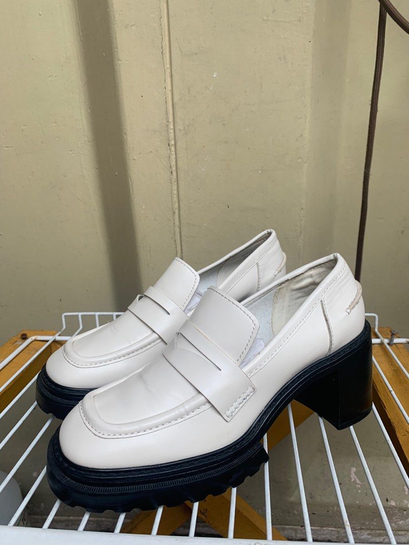 Penny Loafer Pumps from Charles & Keith (Category: Loafers) located in Las Pinas. Submitted by tyrastyle (Listing ID 1232051154, Image 1). Description: (sold out on their website) Still in good condition Size 35 Trendy shoes So nice when worn 😭.