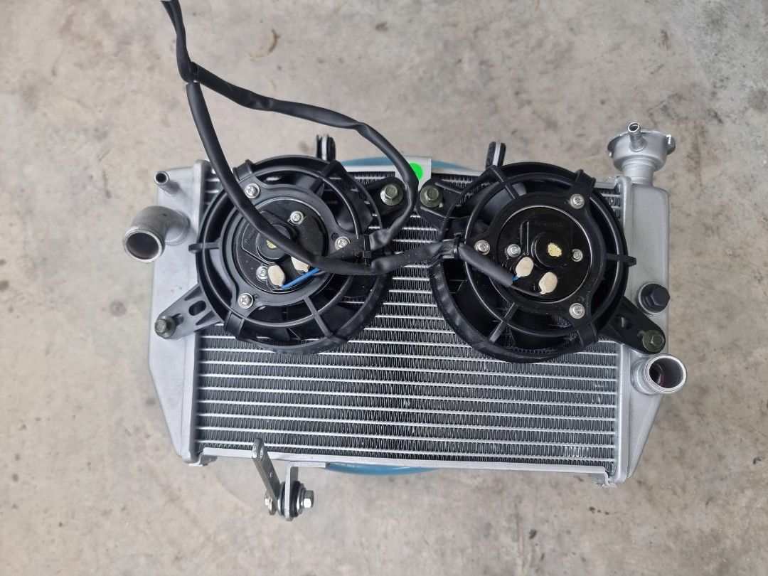 Radiator Double Fan Ultra Cooling yamaha Lc135 Y15 R15 Mt15, Motorbikes on Carousell