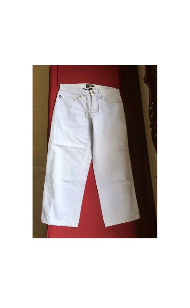 RALPH LAUREN cotton cropped pants (Category: Jeans) located in Manila. Submitted by blessedbrands (Listing ID 1232020865, Image 1). Description: Authentic RL Polo jeans 100% cotton Made in the US Fits 26 inches waist, 29 inches length No stain, no damage Super comfy to wear 😃👍.