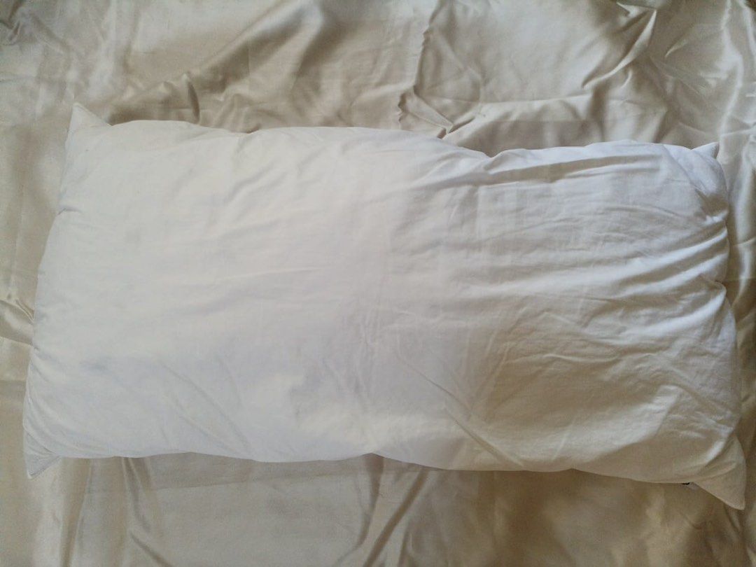 Ritz Carlton Down Feather Pillow, Furniture & Home Living, Bedding