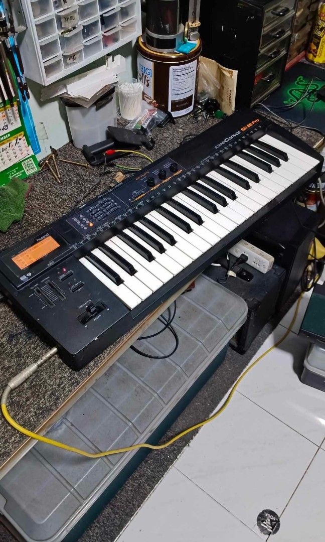 roland sound canvas midi keyboard controller piano, Hobbies & Toys