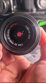 Samsung NX100 APS-C sensor 14 megapixels