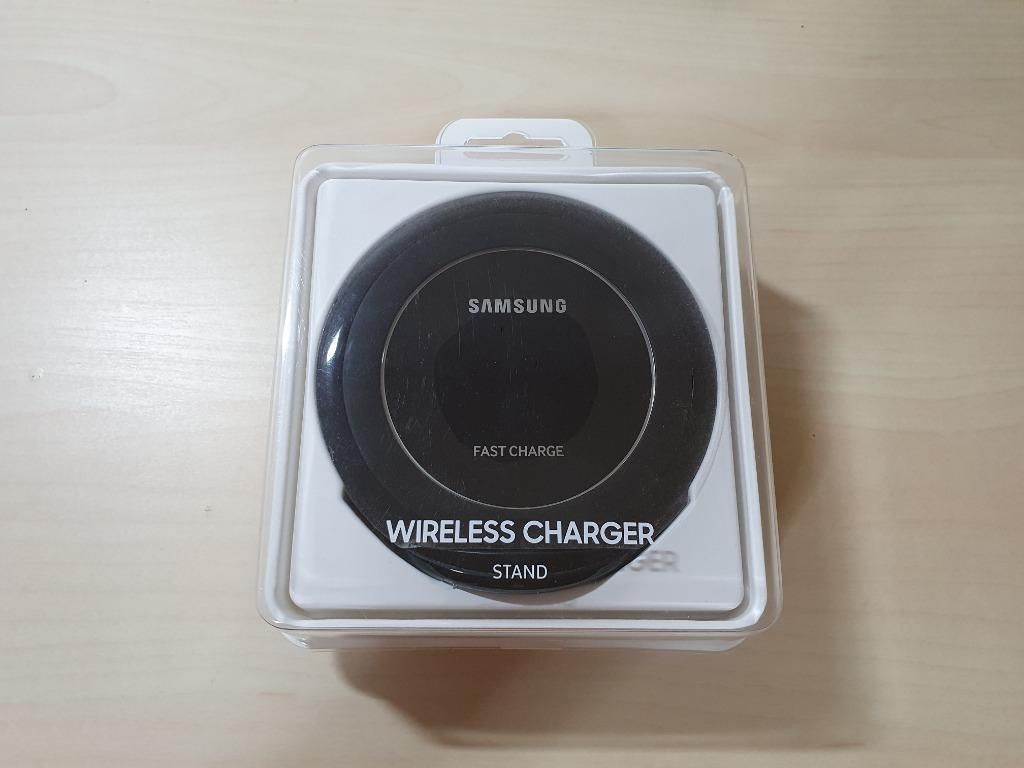 Samsung Wireless Charger (Stand type) EP-NG930, Mobile Phones & Gadgets,  Mobile & Gadget Accessories, Power Banks & Chargers on Carousell