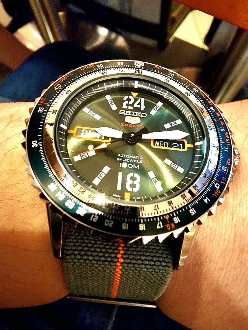 Seiko Sports 5 SRP349K1