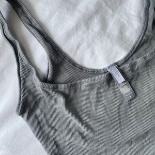 SKIMS Cotton Rib Bodysuit (small, gray)