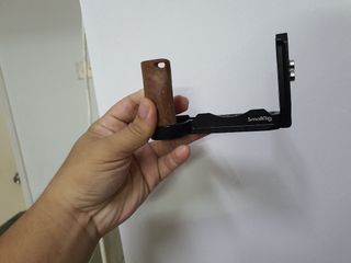 Sony a6400 SmallRig cage with wooden grip