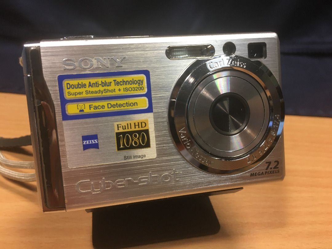Sony Cybershot DSC-W80 (7.2 Megapixels) Digital Camera