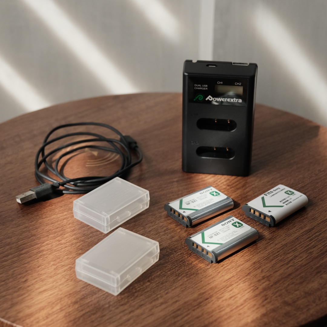 Sony ZV1 battery and charger (NPBX1), Photography, Photography