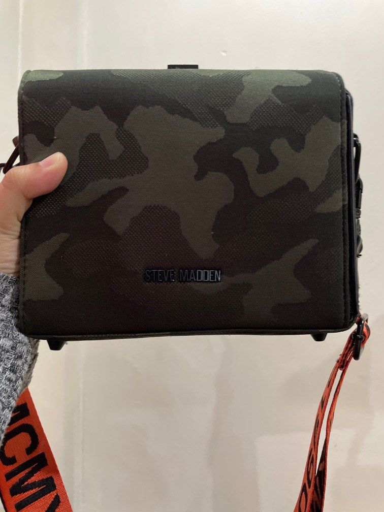 Steve madden on sale camo purse