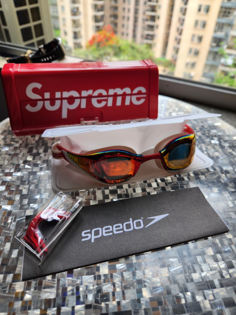 Supreme x Speedo Swim Goggles (White), 名牌, 飾物及配件- Carousell