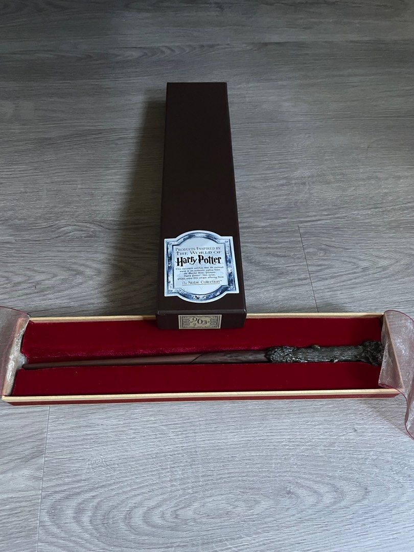 Harry Potter Wand with Ollivanders Wand Box at