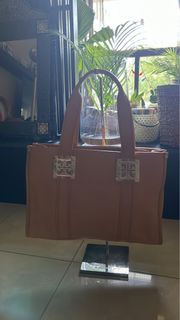 (Category: ) located in . Submitted by Arjuna (Listing ID 1232130402, Image 1). Description: .