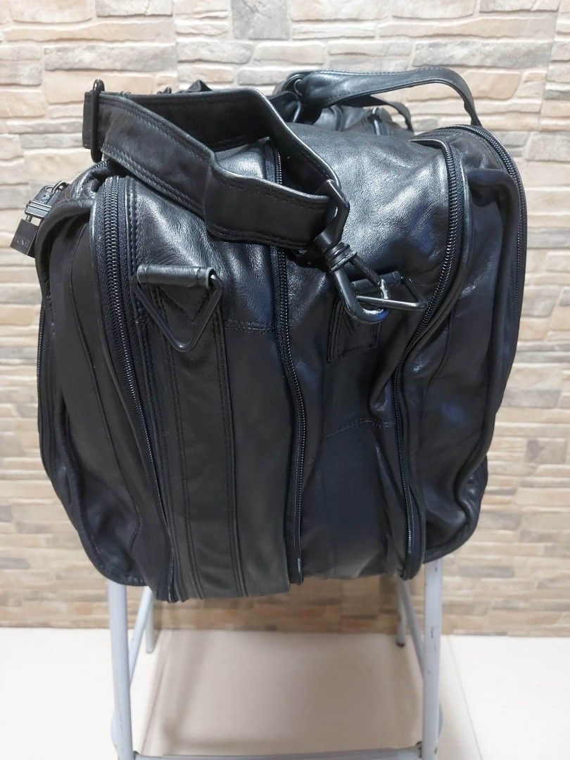 TUMI leather carry on expandable duffle/luggage bag, Men's Fashion