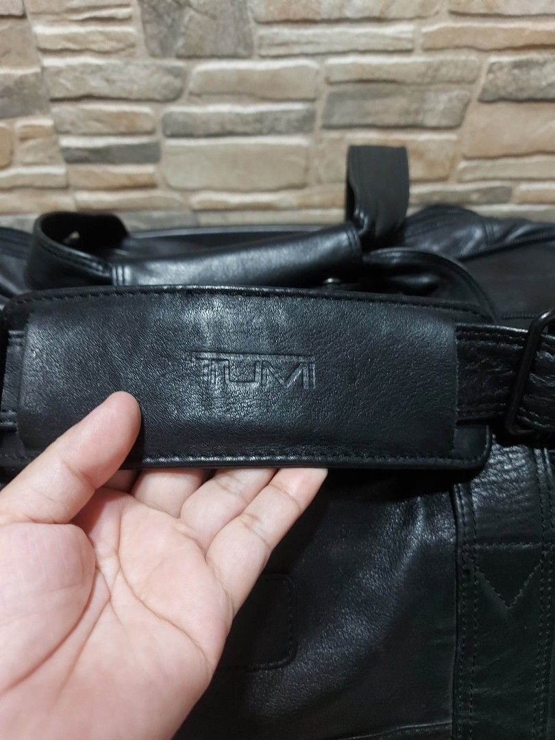 TUMI leather carry on expandable duffle/luggage bag, Men's Fashion