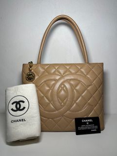 (Category: ) located in . Submitted by styled_inchanel (Listing ID 1232102279, Image 1). Description: .