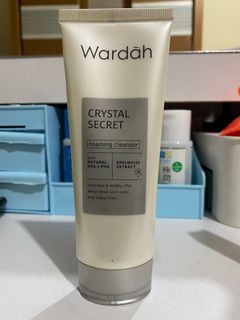 Wardah crystal secret foaming cleanser