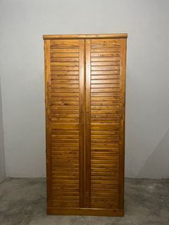 Wardrobe cabinet