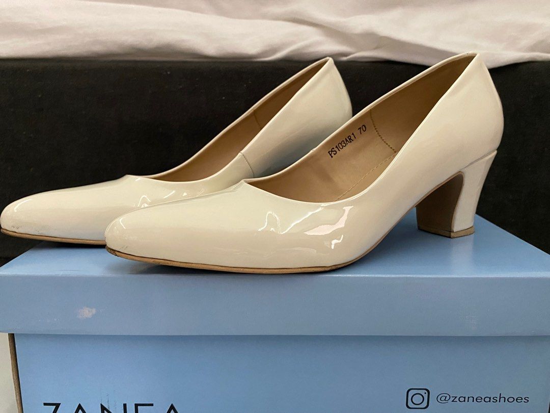 Plain white pumps hot sale