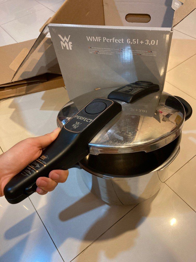 WMF Pressure Cooker 4.5L, Furniture & Home Living, Kitchenware