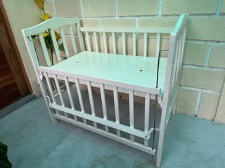 Mang Ben's Wooden Baby crib 