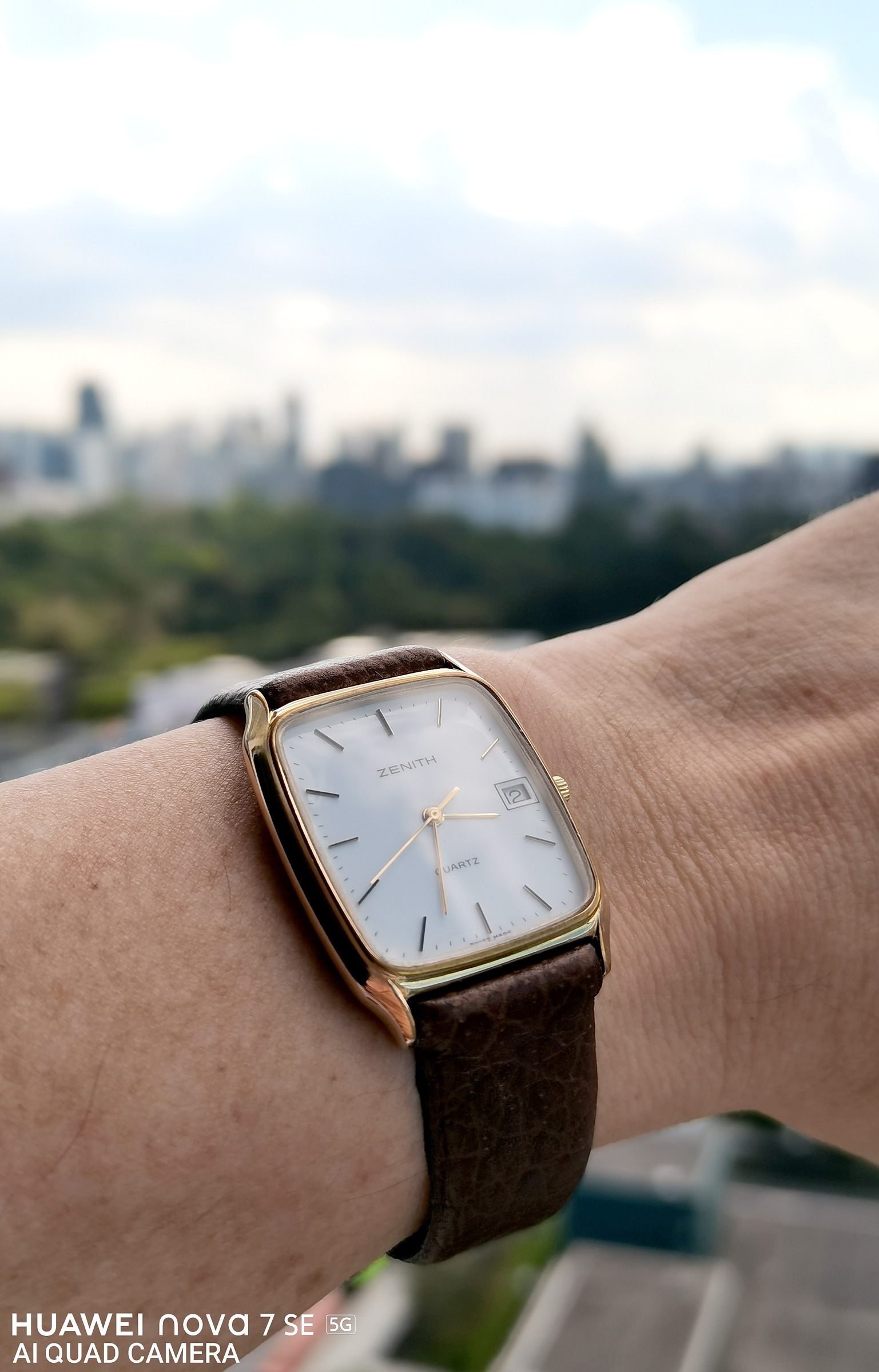 Zenith shop quartz watch