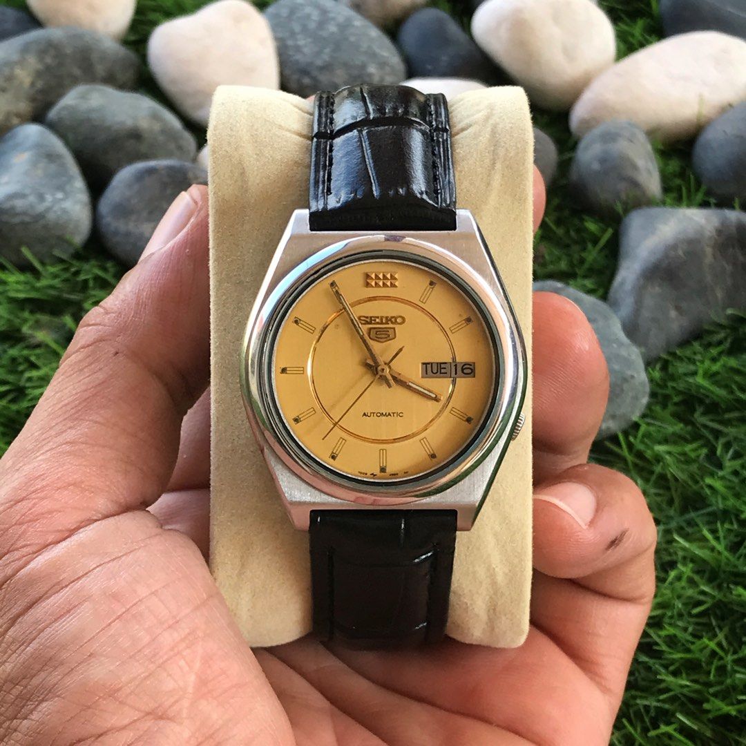 Seiko 5 discount automatic vintage watch