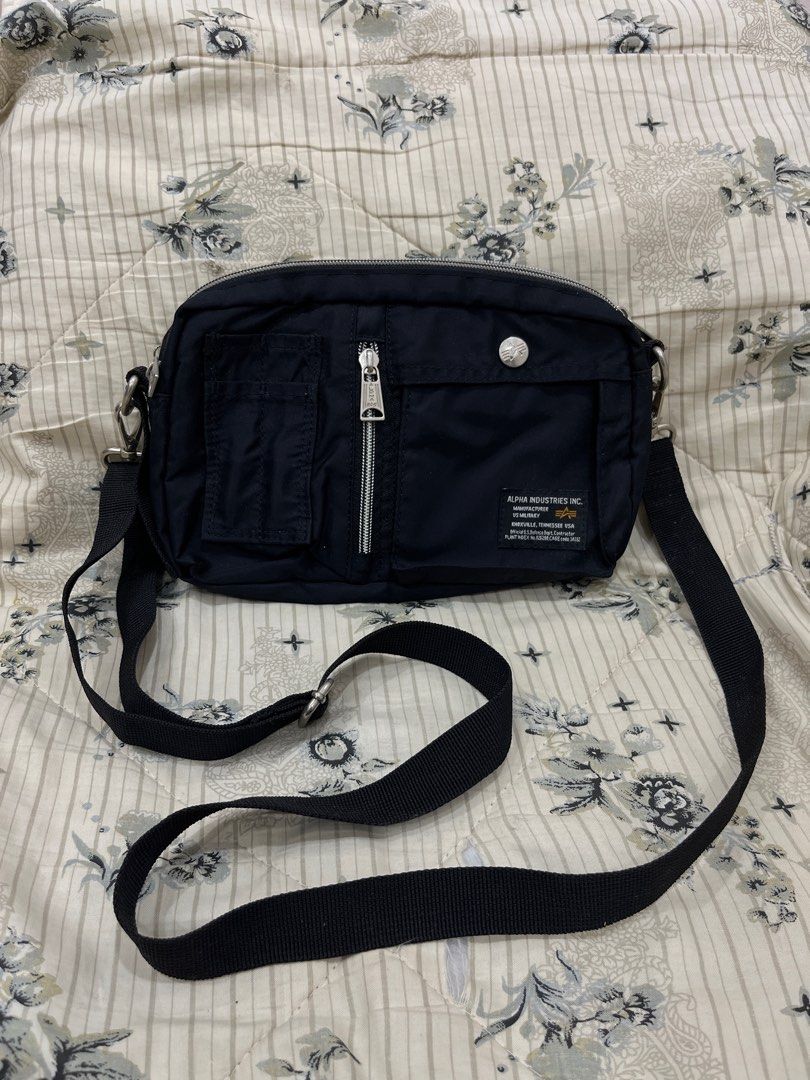 Alpha industries hotsell sling bag