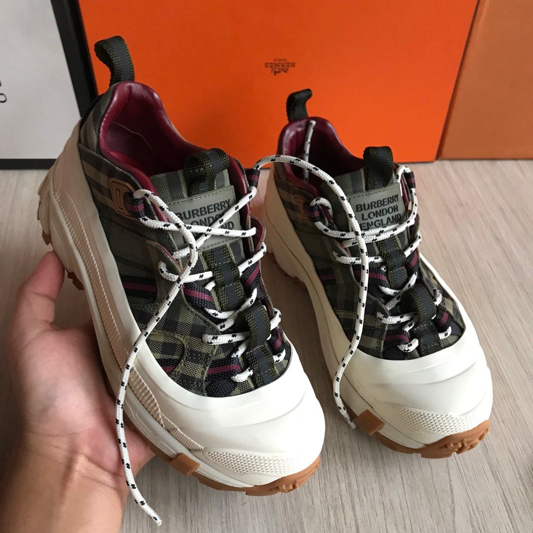 Burberry shoes green outlet