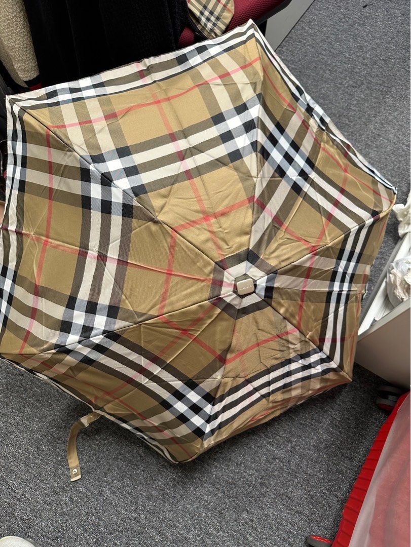 Burberry umbrella 縮骨遮傘, 名牌, 飾物及配件- Carousell