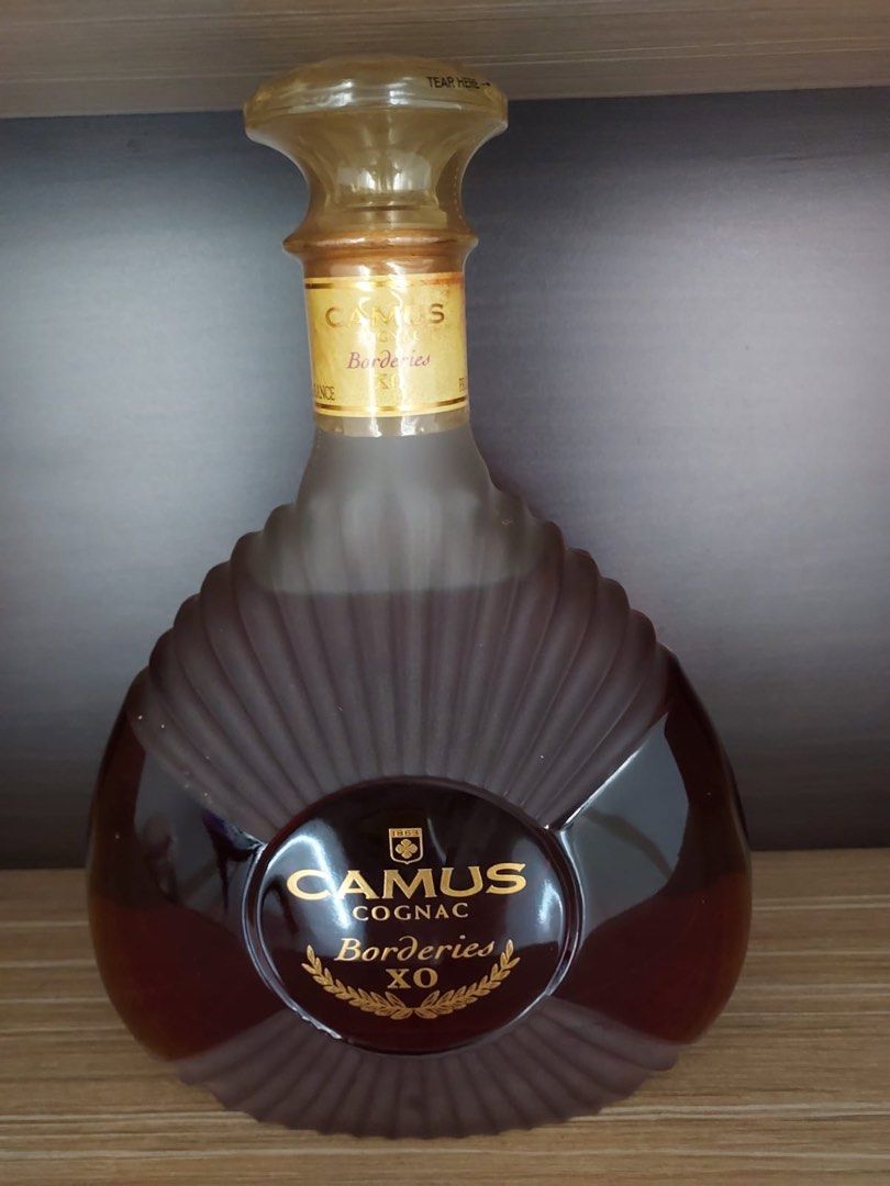 CAMUS Cognac Borderies XO 1 liter, Antik, Lainnya di Carousell