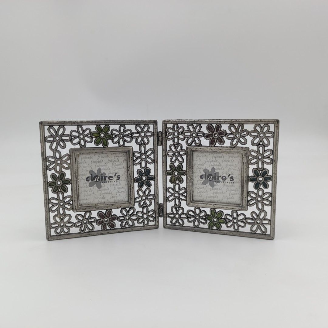 claire's accessories Mini Photo Frame (Category: Frames & Pictures) located in Quezon City. Submitted by eye_oneder (Listing ID 1232189766, Image 1). Description: claire's accessories Mini Photo Frame size : 20x10cm Made in Taiwan.