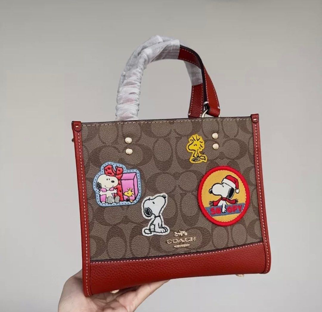 COACH x peanuts xbody 👜 (Category: Luxury Bags & Wallets) located in Las Pinas. Submitted by yhn_boutique (Listing ID 1232232563, Image 1). Description: Actual pic posted 📌Cash on delivery via lalamove/grab 📌J&T pay today ship today 📌complete inclusions pls: visit my page & carousell acct for peace of mind TY! 🛍️ DISCLAIMER: not affiliated or endorsed with any of the brands featured on this page. All copyrights and trademarks belong to the o